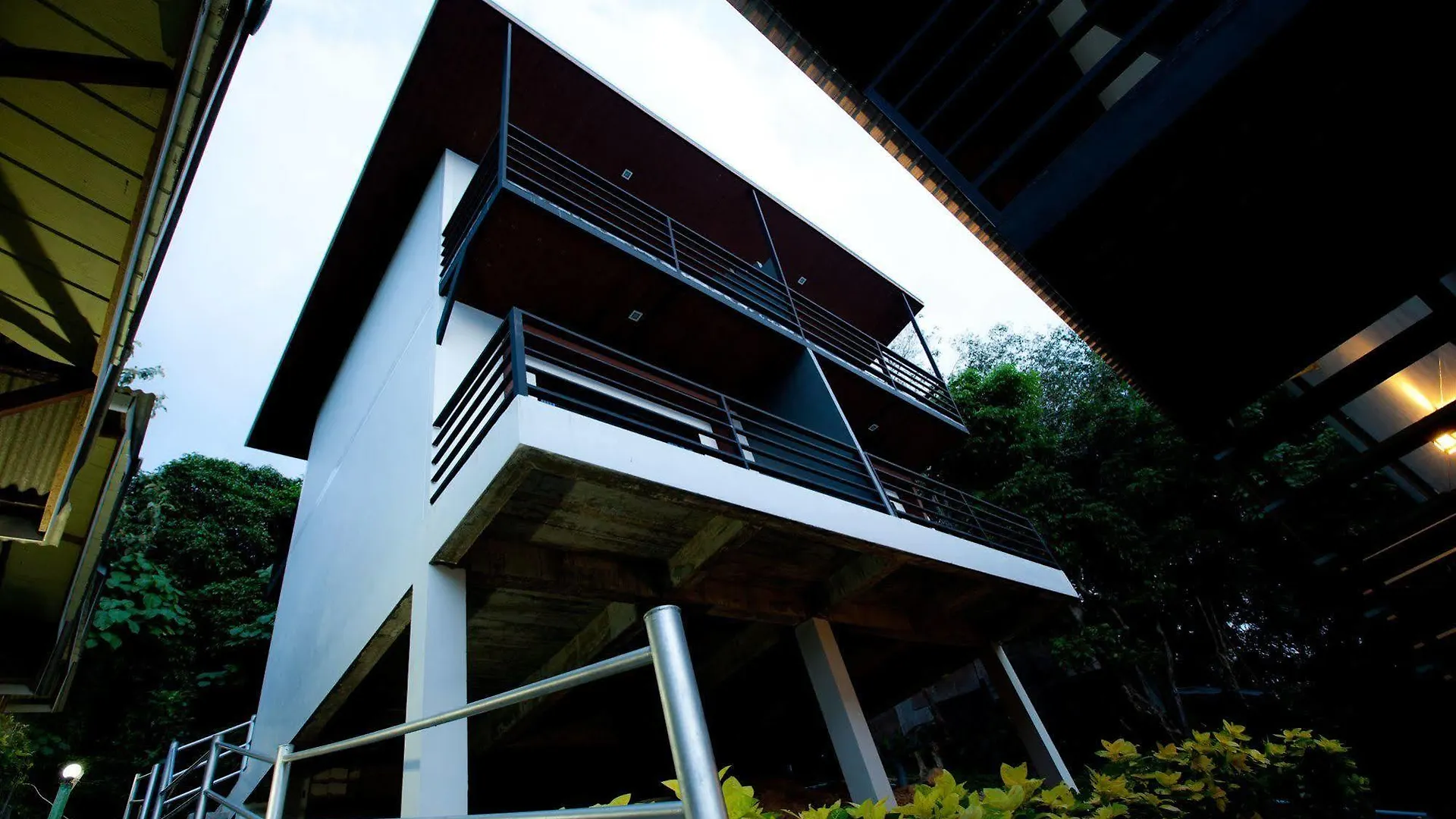 Phi Phi Mountain View Resort Hotel